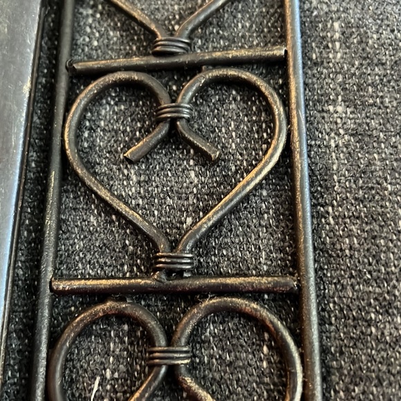 Two Rustic Heart metal frames. - Picture 6 of 10